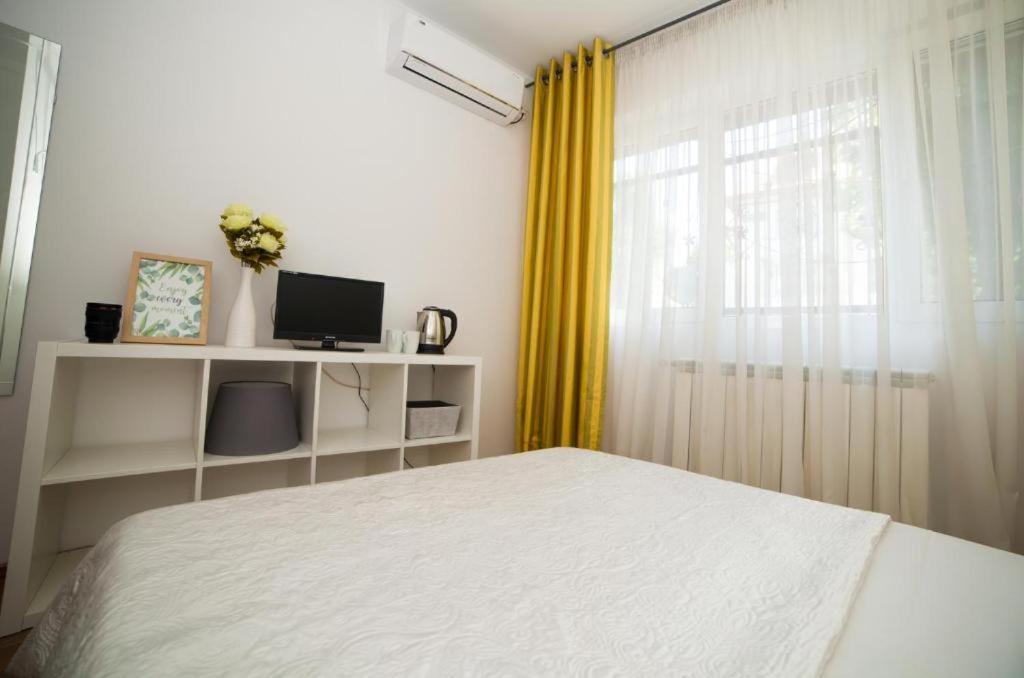 Guesthouse Smart ブカレスト エクステリア 写真