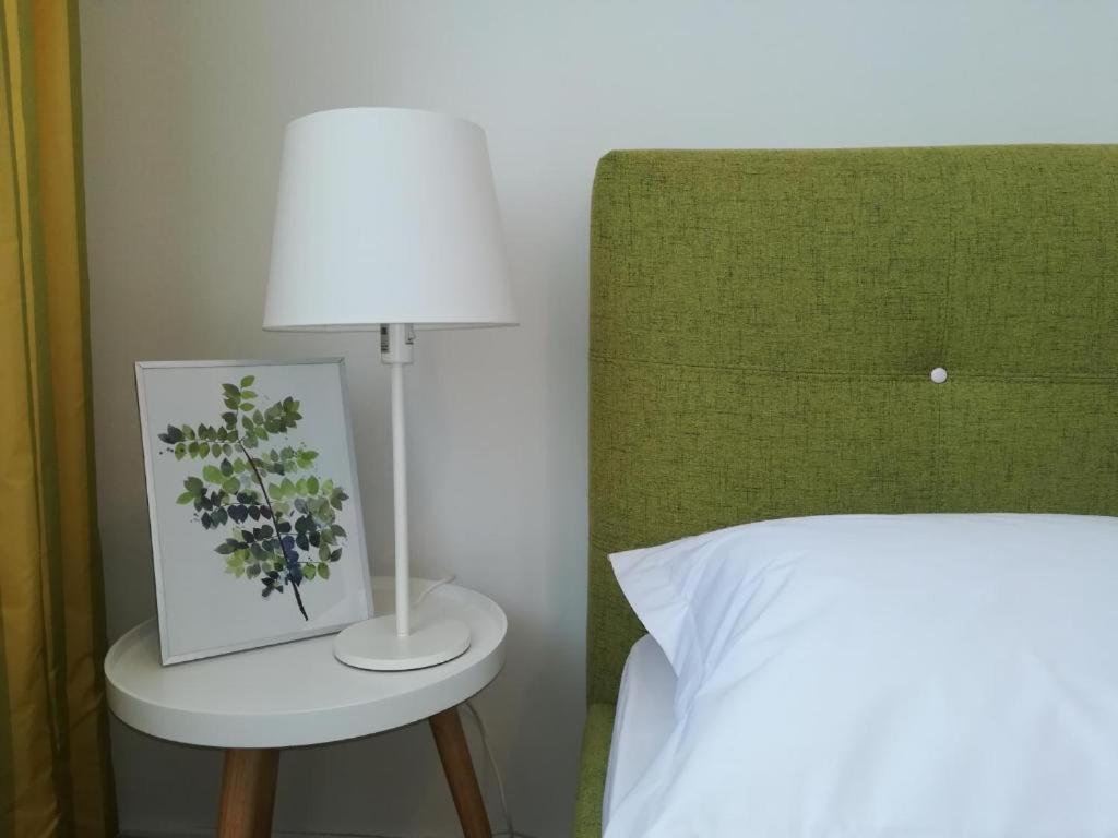 Guesthouse Smart ブカレスト エクステリア 写真