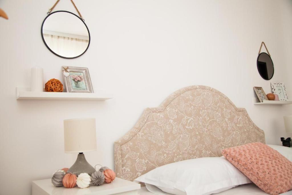 Guesthouse Smart ブカレスト エクステリア 写真