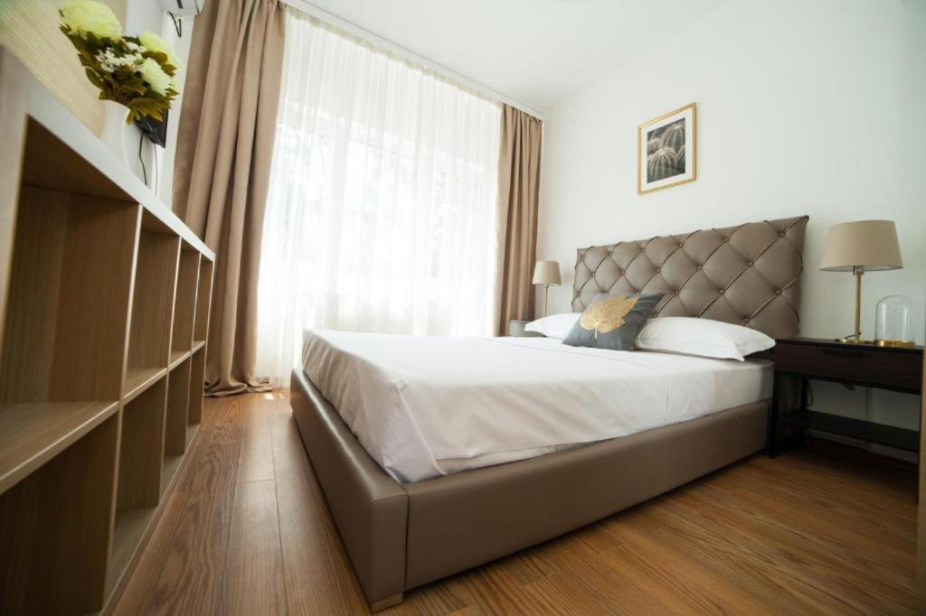 Guesthouse Smart ブカレスト エクステリア 写真